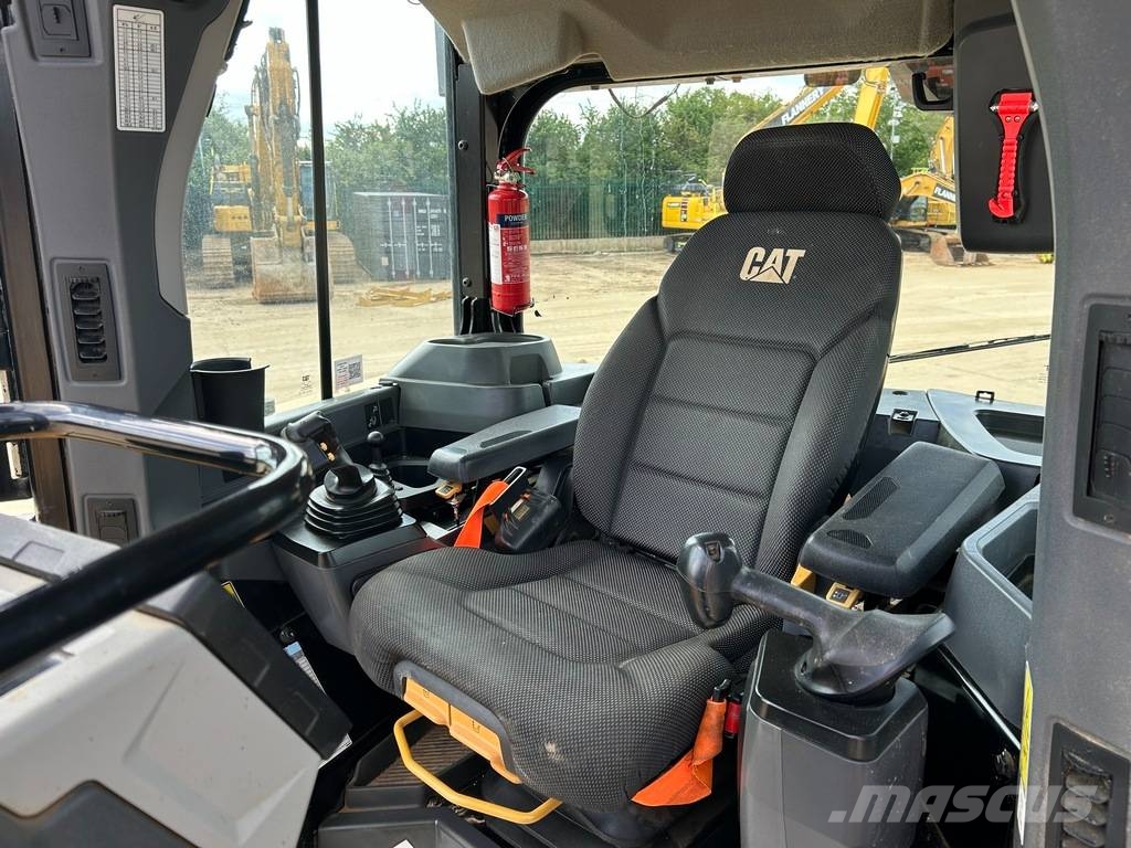 CAT D 6 XE LGP - FULL GPS, FOLDING BLADE Kāpurķēžu buldozeri