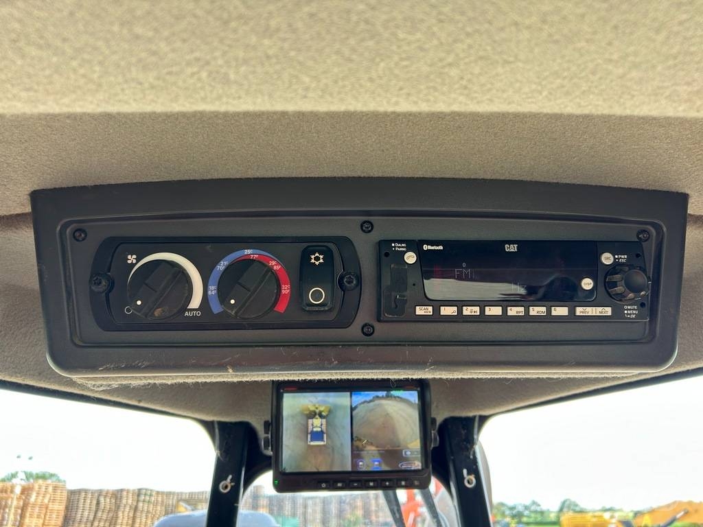 CAT D 6 XE LGP - FULL GPS, FOLDING BLADE Kāpurķēžu buldozeri