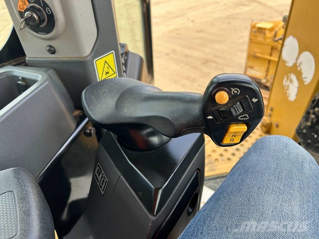 CAT D 6 XE LGP - FULL GPS, FOLDING BLADE Kāpurķēžu buldozeri