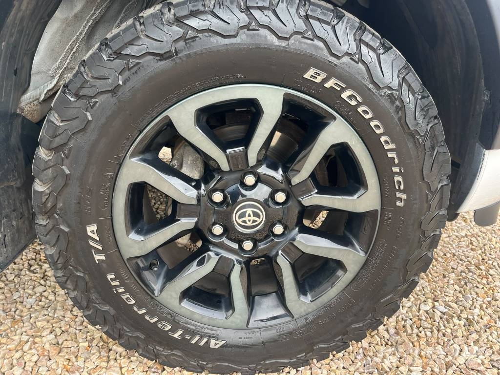 Toyota Hilux Pick up/Dropside