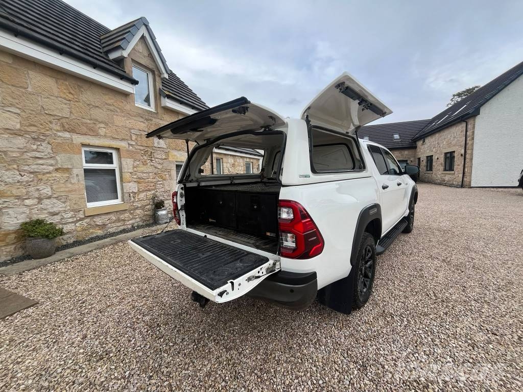 Toyota Hilux Pick up/Dropside