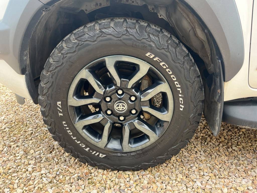 Toyota Hilux Pick up/Dropside