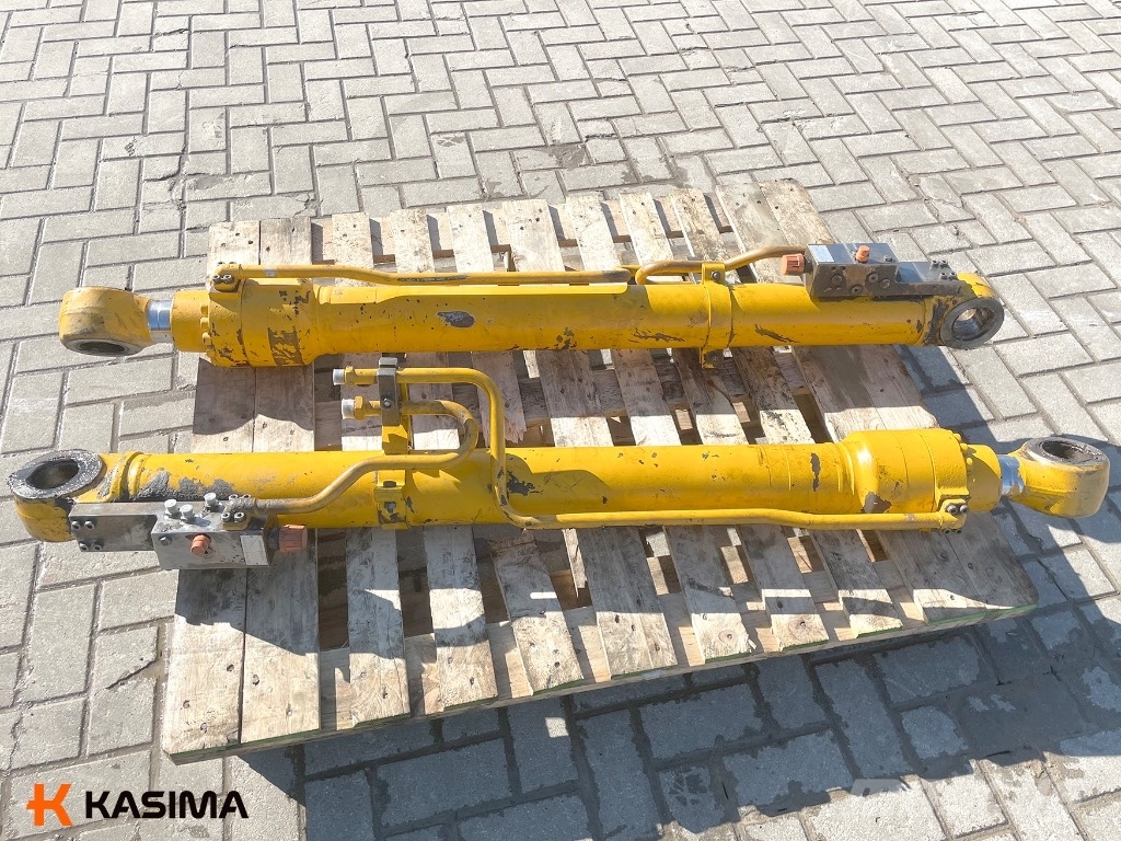 JCB JS130LC Boom Cylinders Hidraulikos įrenginiai