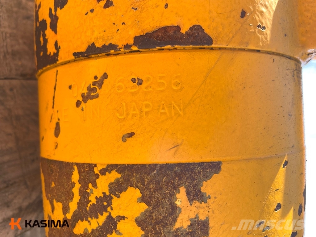 JCB JS130LC Boom Cylinders Hidraulikos įrenginiai