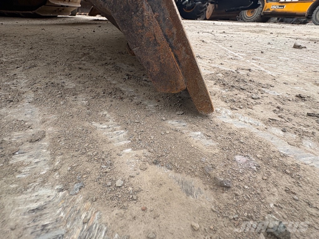 Komatsu D 61 PX24 (Leica GPS - Fold Blade - Ripper) Buldozer sobre oruga