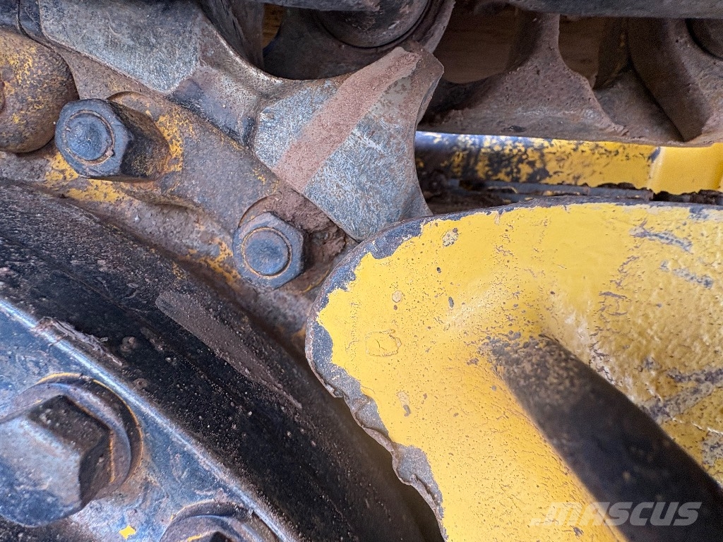 Komatsu D 61 PX24 (Leica GPS - Fold Blade - Ripper) Buldozer sobre oruga