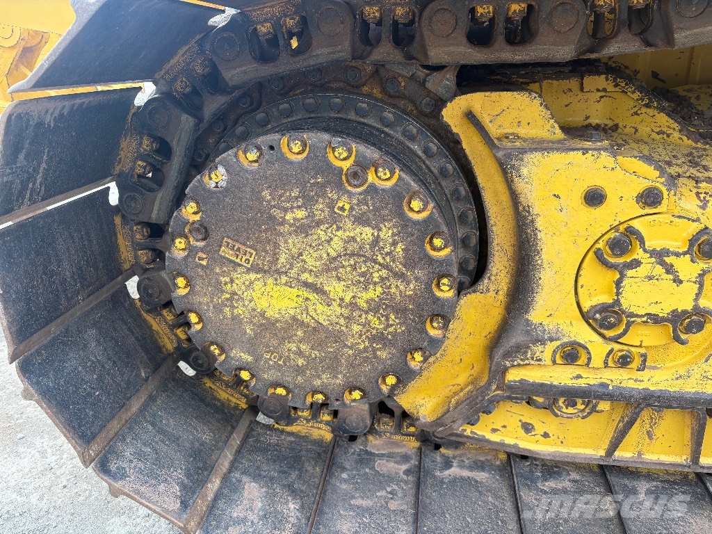 Komatsu D 61 PX24 (Leica GPS - Fold Blade - Ripper) Buldozer sobre oruga