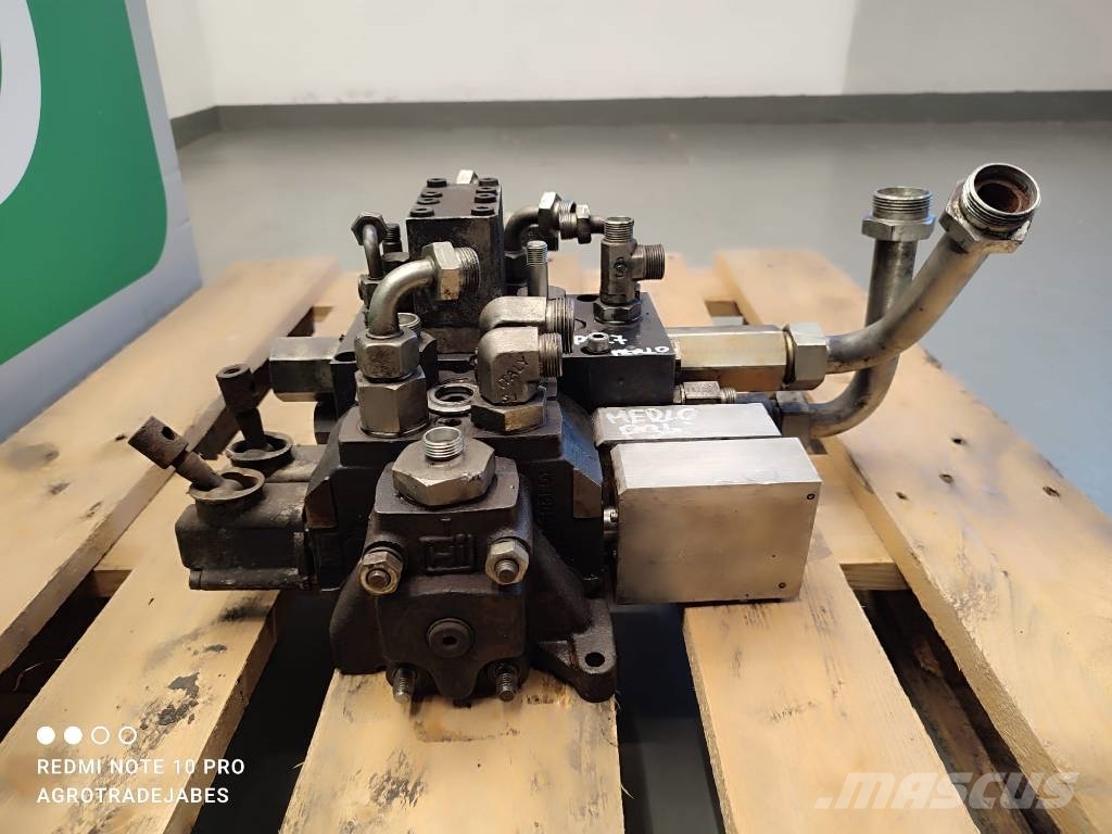 Merlo P34.7 hydraulic distributor MERLO P34.7 Hidraulika