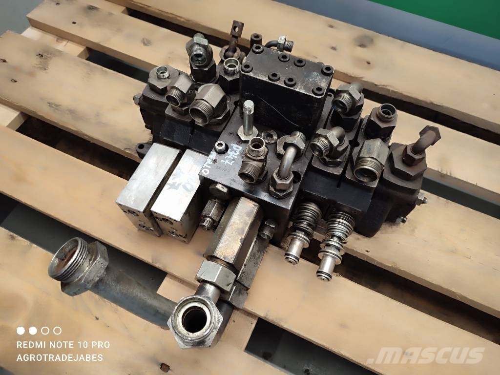 Merlo P34.7 hydraulic distributor MERLO P34.7 Hidraulika