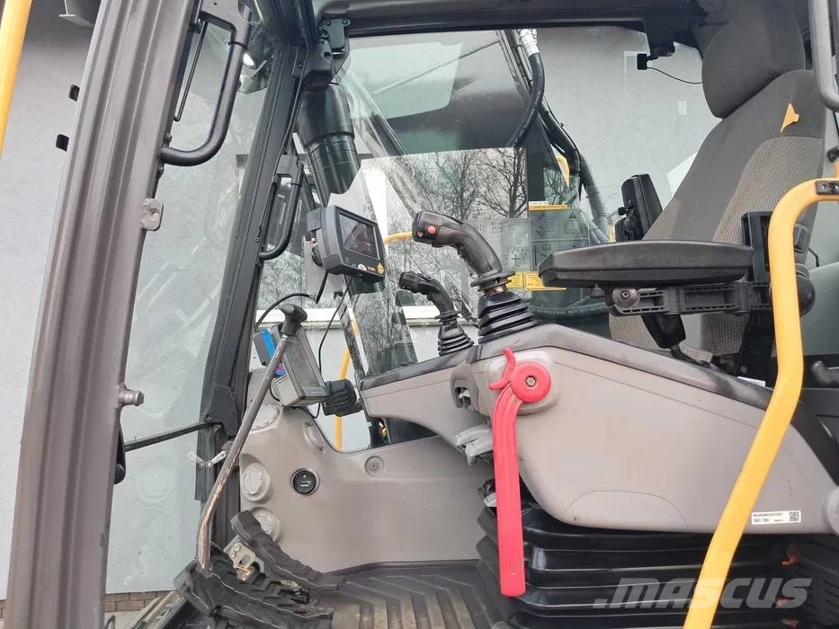 Volvo EC 220 DL 履带挖掘机