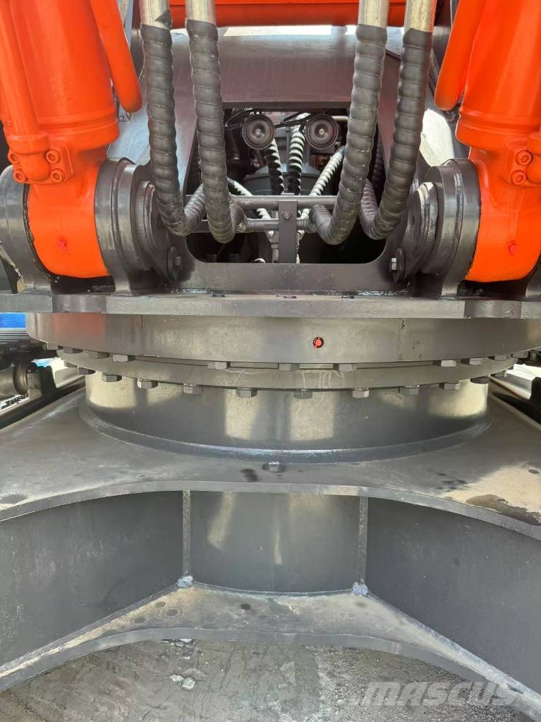 Hitachi ZX 350 Bagri goseničarji