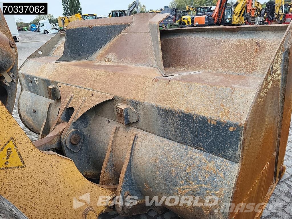 Liebheer L566 Xpower Iekrāvēji uz riteņiem