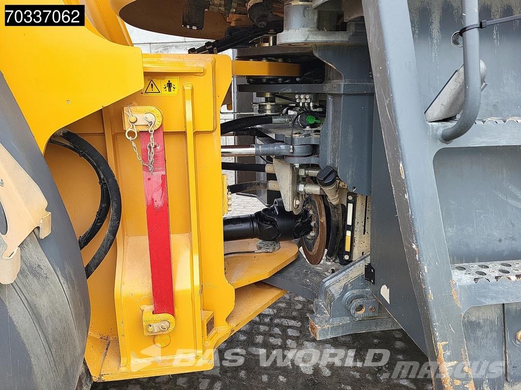 Liebheer L566 Xpower Iekrāvēji uz riteņiem