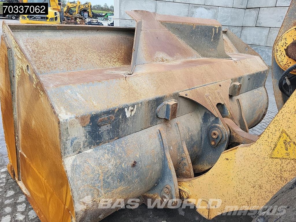 Liebheer L566 Xpower Iekrāvēji uz riteņiem