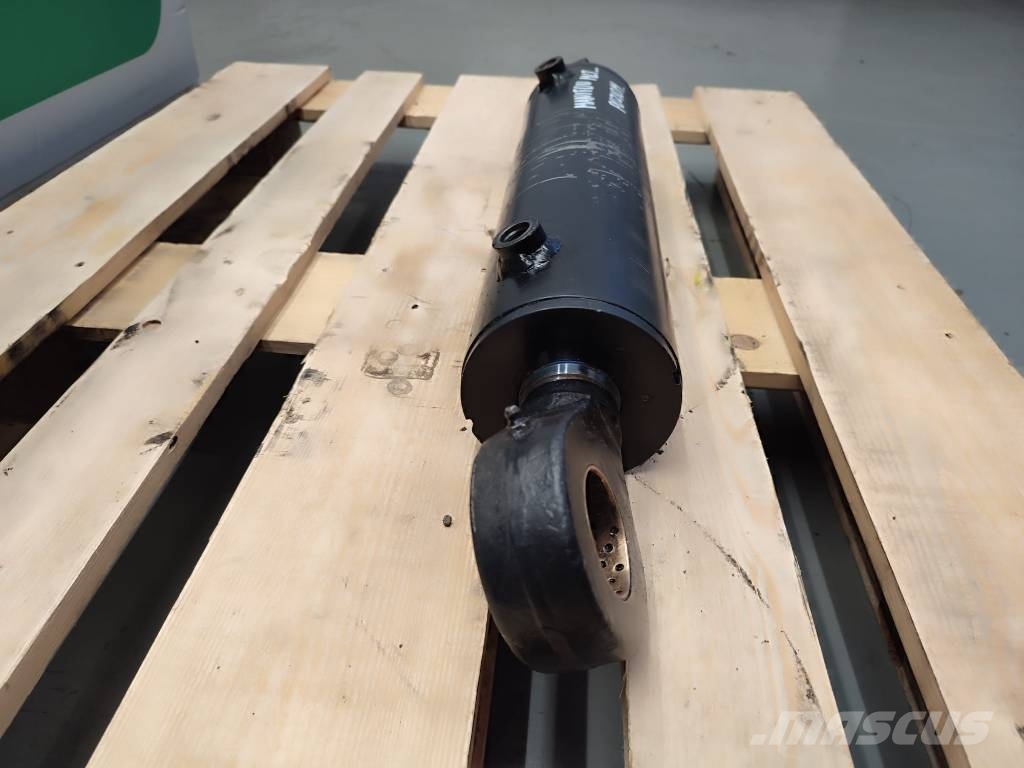 Bucket leveling cylinder Manitou MLT 725 液压