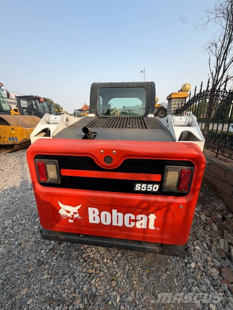 Bobcat S 550 スキッドステアローダー