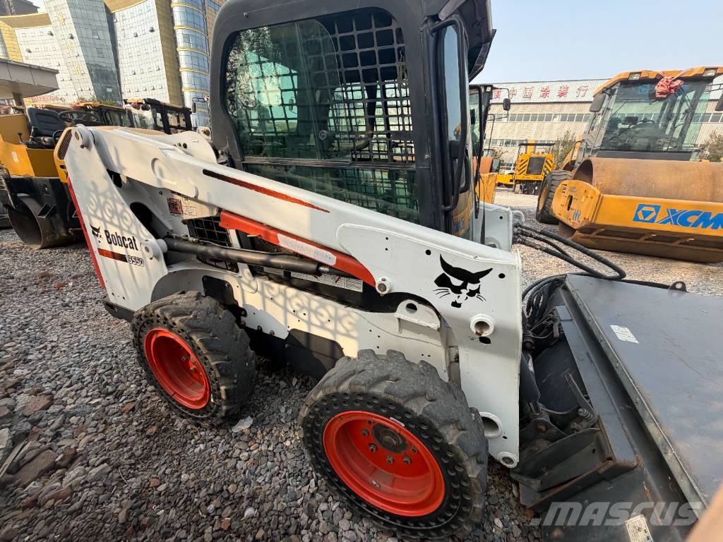 Bobcat S 550 スキッドステアローダー