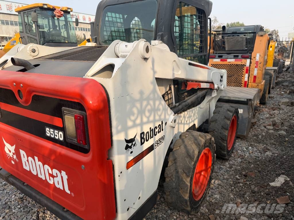 Bobcat S 550 スキッドステアローダー