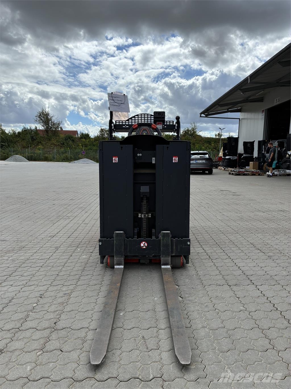 Linde V08-02 High lift order picker