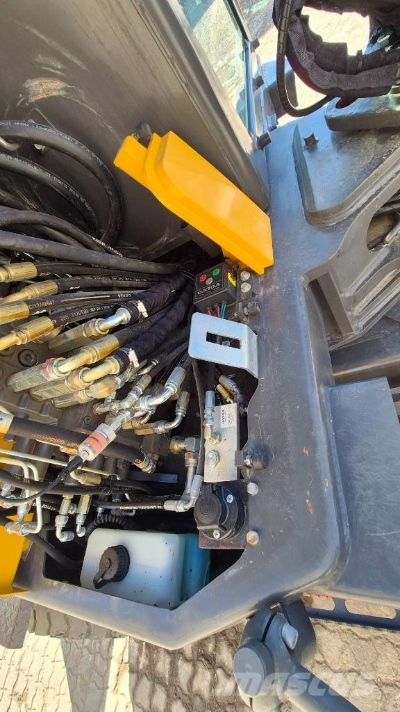 Volvo EW 60 E حفارات بعجل