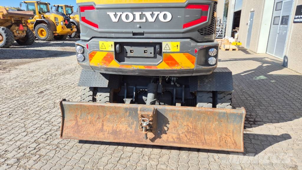Volvo EW 60 E حفارات بعجل