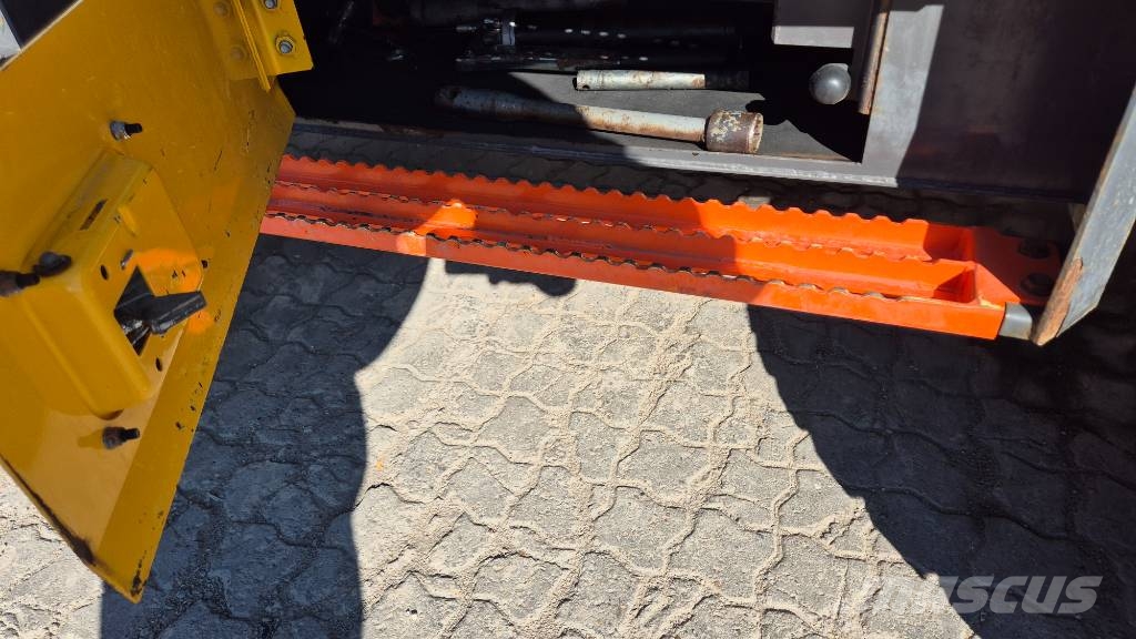 Volvo EW 60 E حفارات بعجل