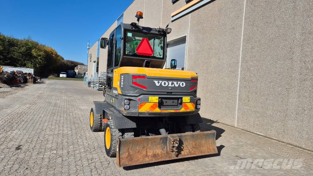 Volvo EW 60 E حفارات بعجل