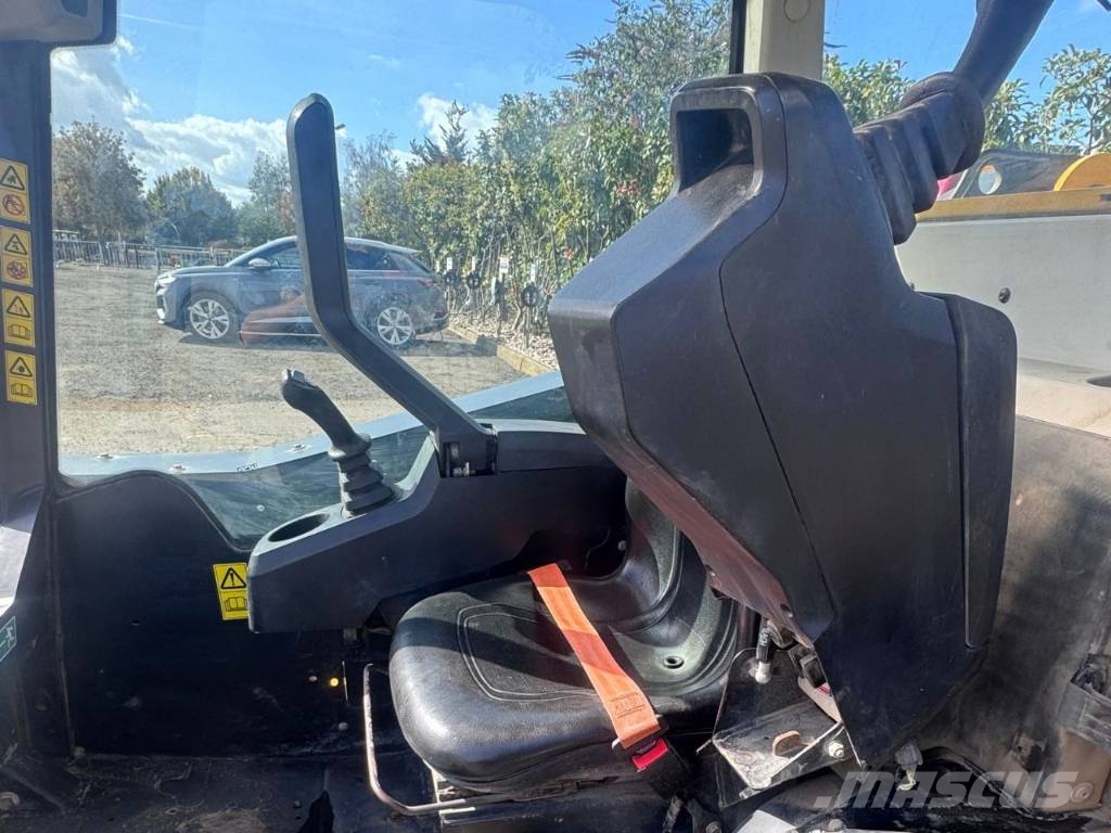 JCB SSL 135 Skidsteer Skid steer loaders