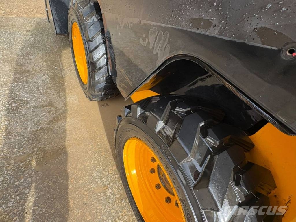 JCB SSL 135 Skidsteer Schrankladers