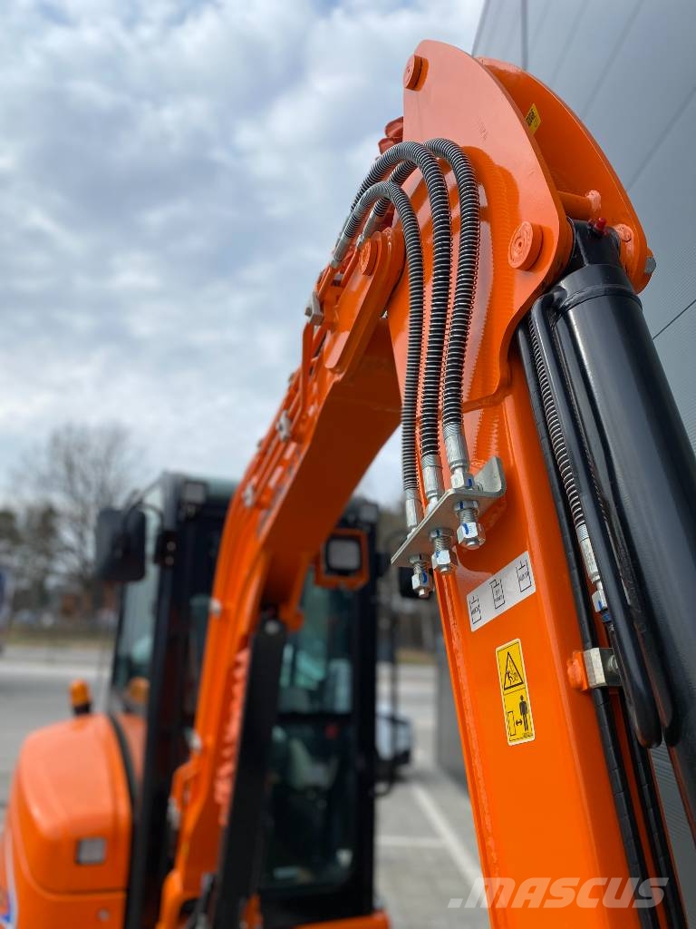 Lonking Cdm6025 Mini kotrók < 7t
