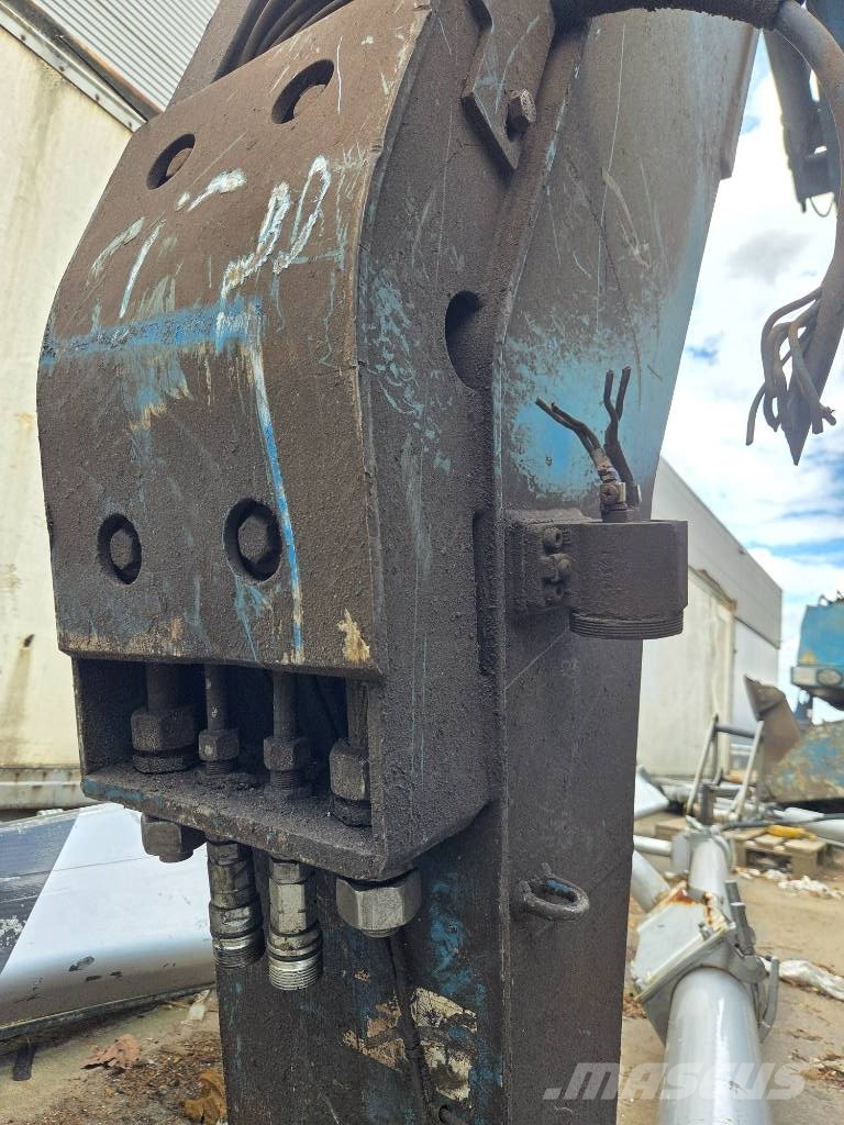Fuchs MHL 331 D مناولات المخلفات / مناولات صناعية