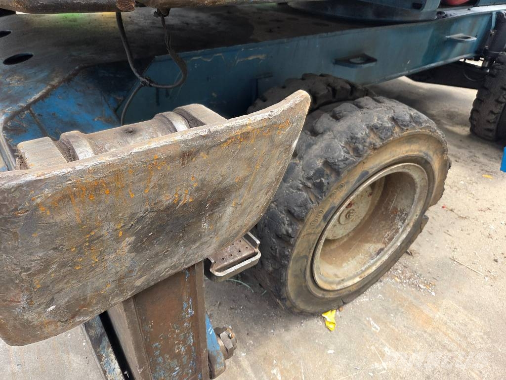 Fuchs MHL 331 D مناولات المخلفات / مناولات صناعية