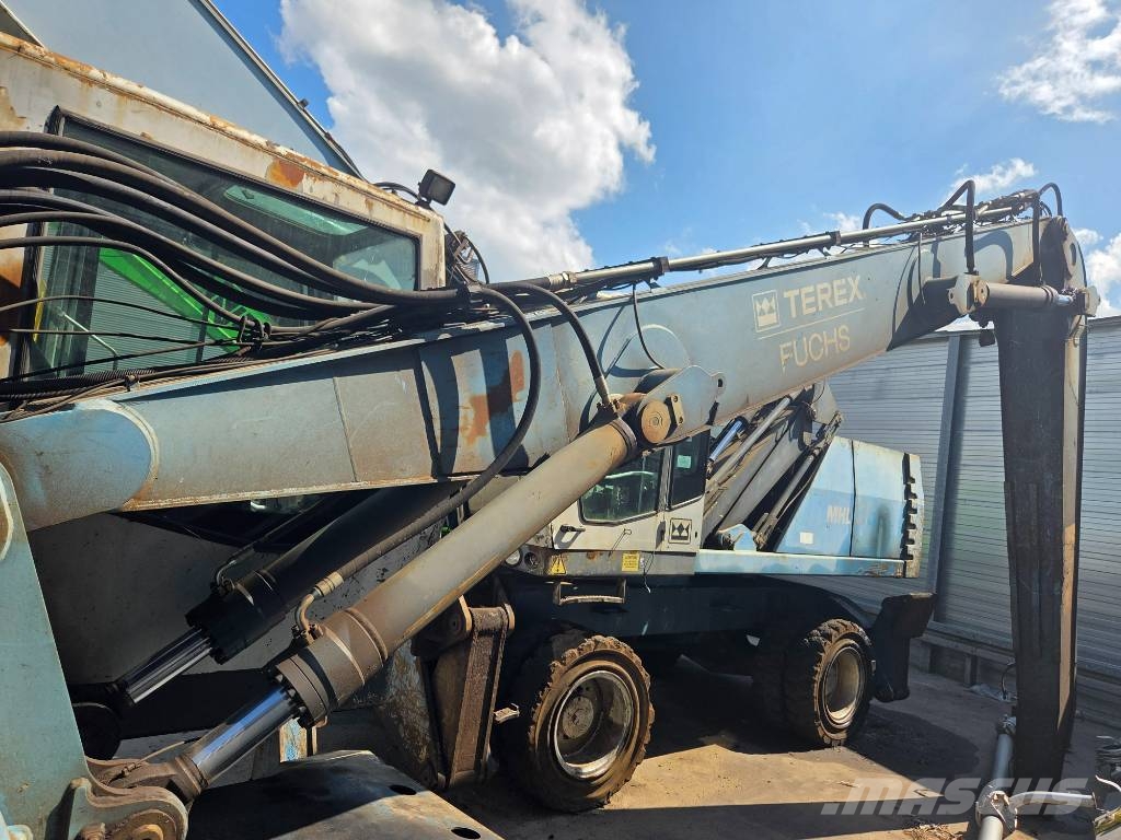 Fuchs MHL 331 D مناولات المخلفات / مناولات صناعية