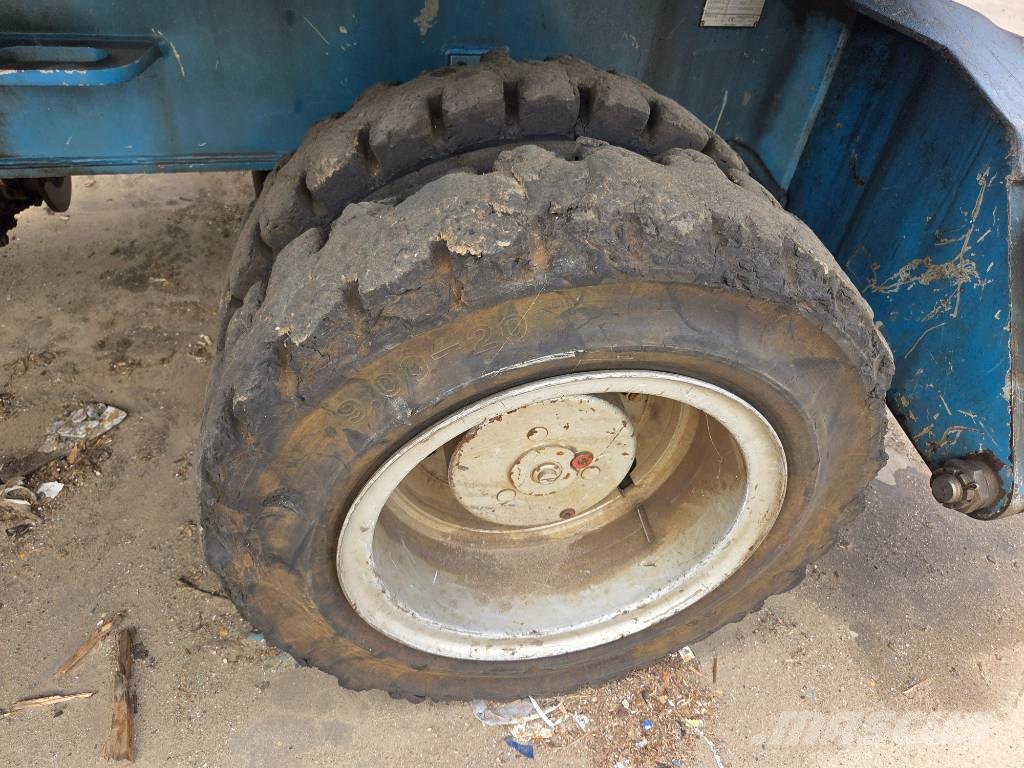 Fuchs MHL 331 D مناولات المخلفات / مناولات صناعية