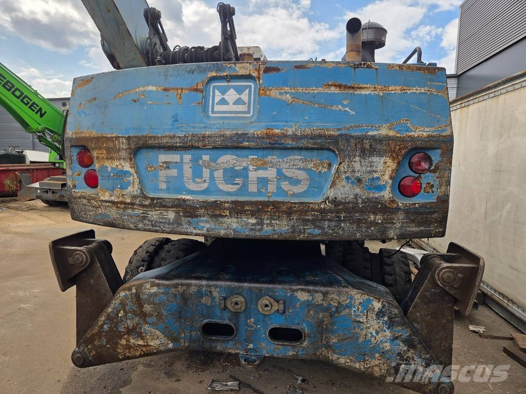 Fuchs MHL 331 D مناولات المخلفات / مناولات صناعية