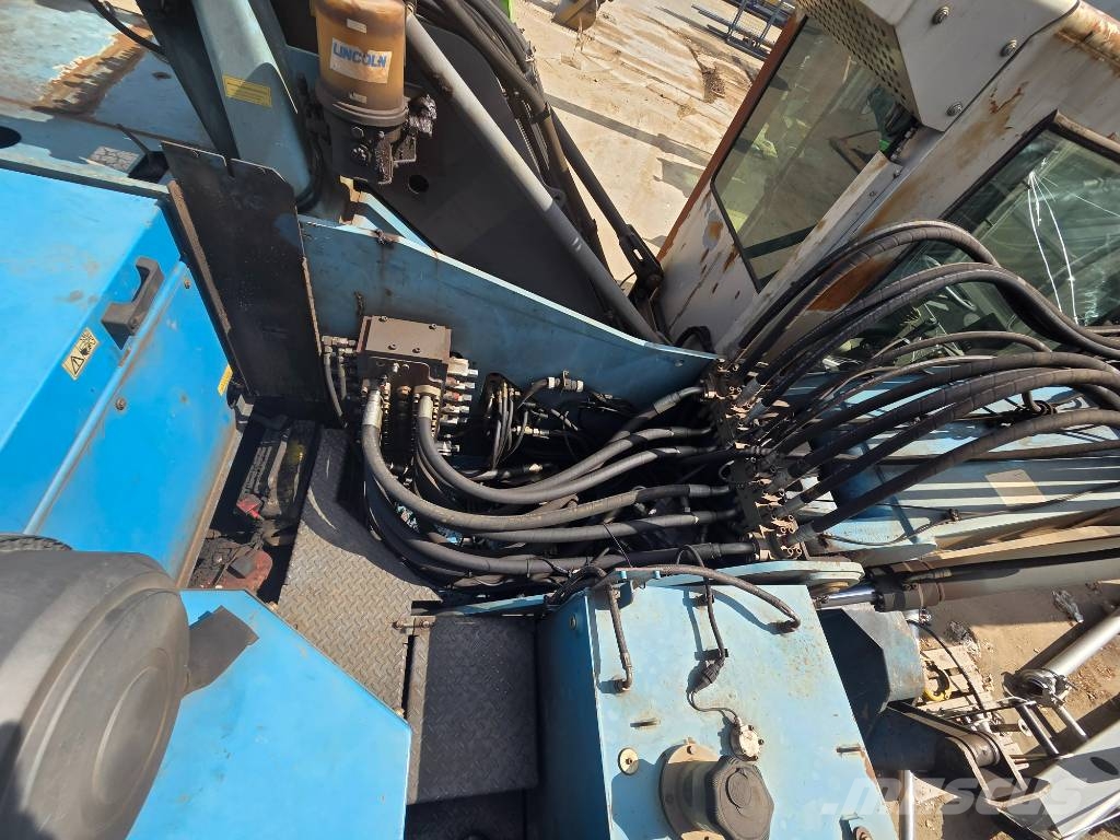 Fuchs MHL 331 D مناولات المخلفات / مناولات صناعية