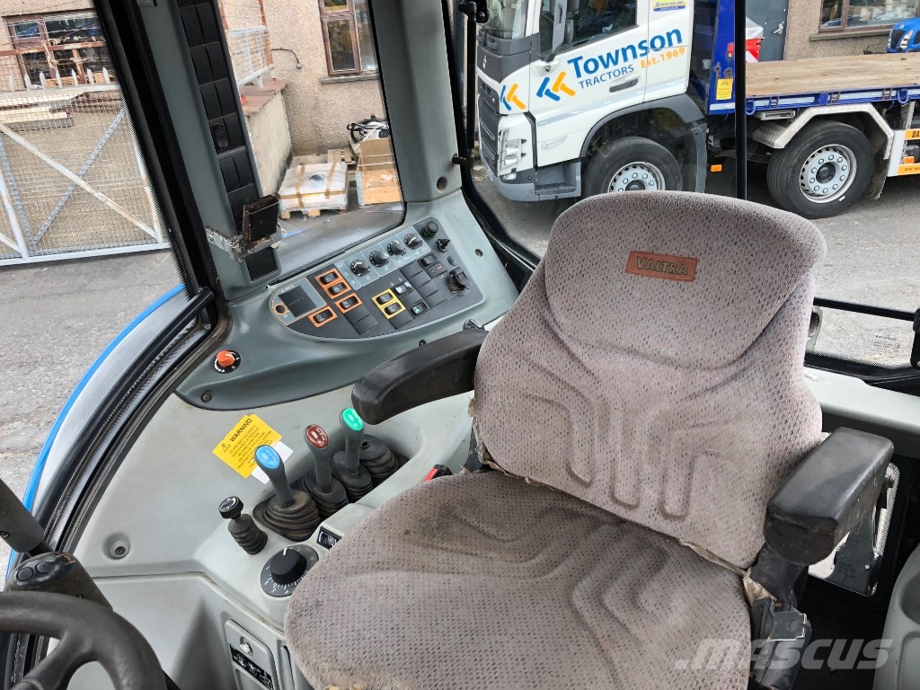 Valtra N 143 HT Traktory