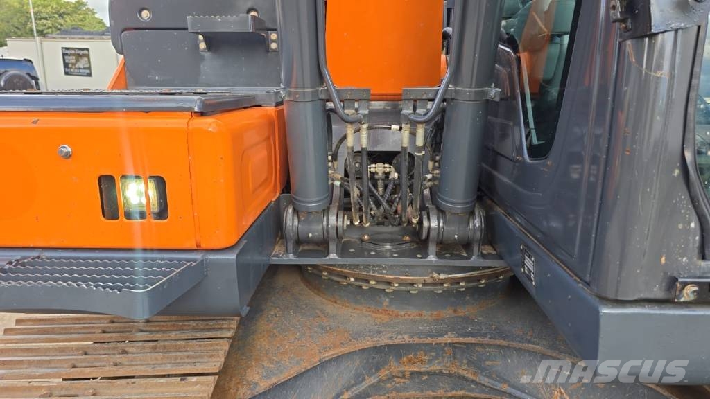 Doosan DX 140 LC Bandgrävare