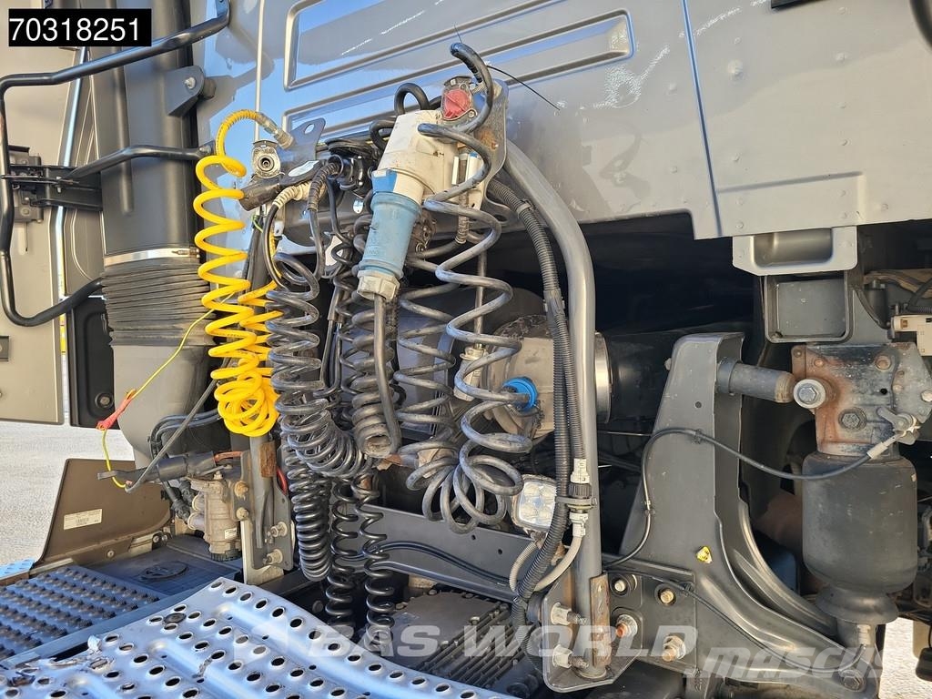 Renault T 480 T 4X2 HIGH 2xTanks Xenon ACC Standklima Vlačilci