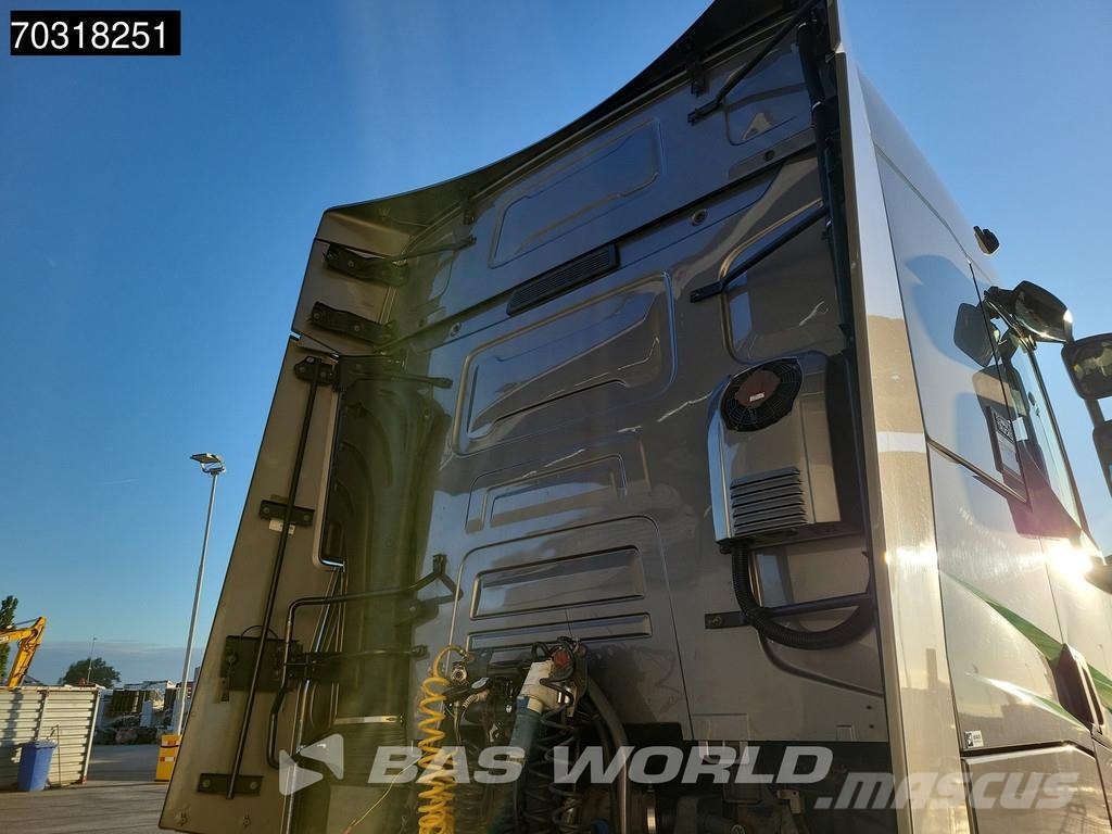 Renault T 480 T 4X2 HIGH 2xTanks Xenon ACC Standklima Tractor Units