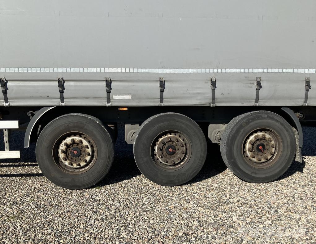 Norfrig Trailer Curtainsider Sliding Roof Straight نصف مقطورات بباب جانبي