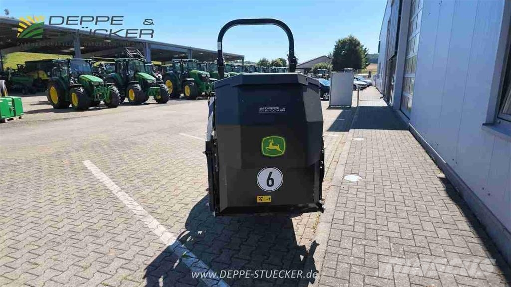 John Deere X950R mit Hochentleerung Other farming machines