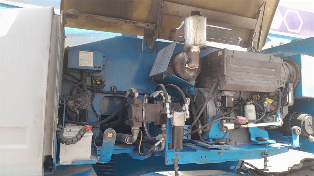 Genie Z135/70 Articulated boom lifts