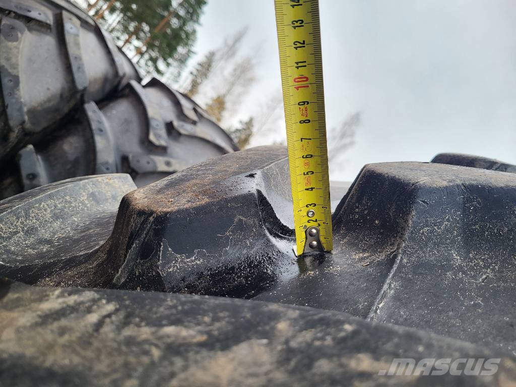 Trelleborg 710/70R38 2kpl Renkaat ja vanteet