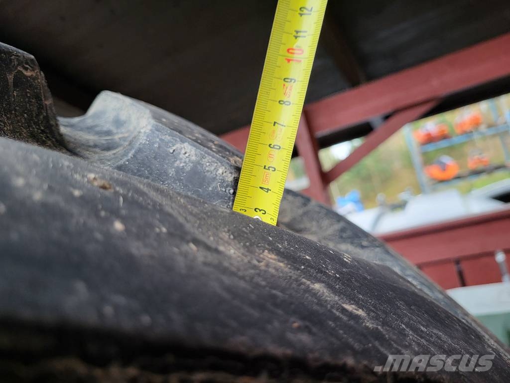 Trelleborg 710/70R38 2kpl Renkaat ja vanteet