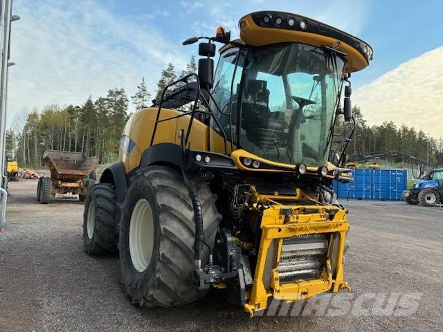 New Holland FR 650 علافات ذاتية الدفع