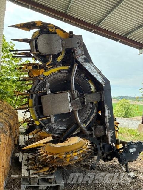 New Holland FR 650 علافات ذاتية الدفع