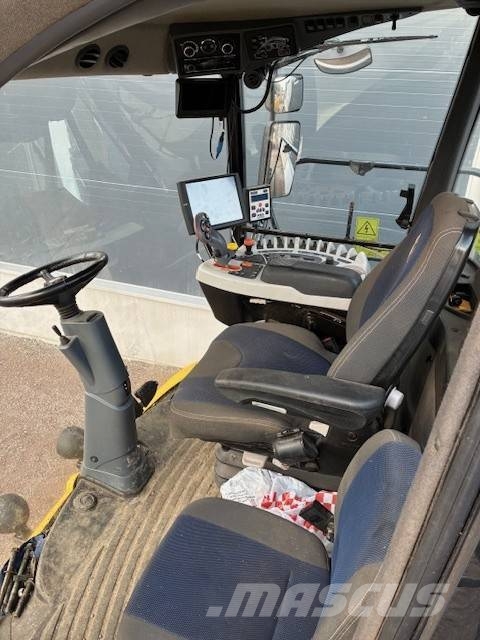 New Holland FR 650 علافات ذاتية الدفع