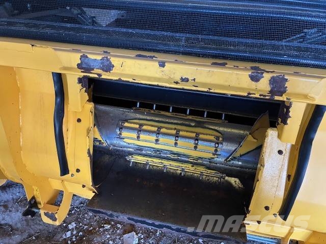 New Holland FR 650 علافات ذاتية الدفع