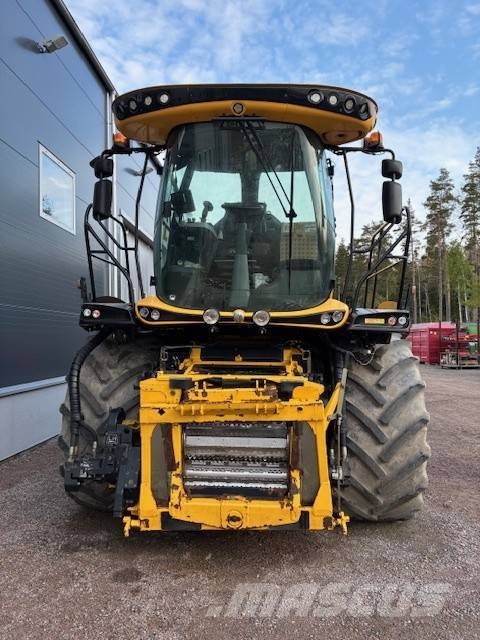 New Holland FR 650 علافات ذاتية الدفع
